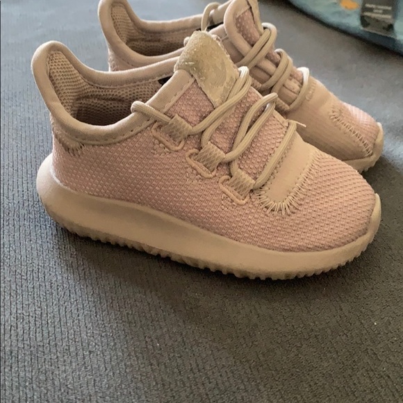 Adidas shoes - Picture 2 of 3